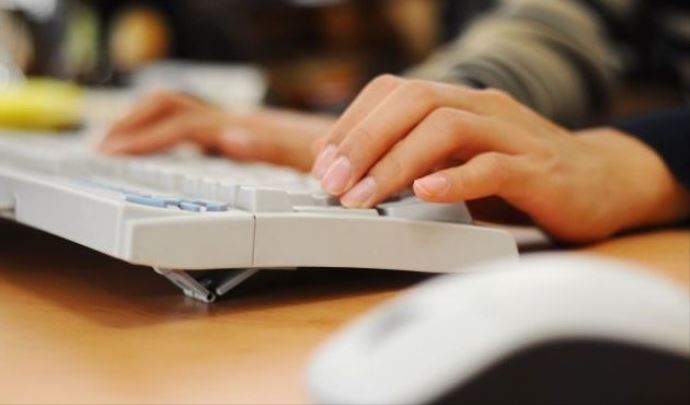 İngiltere 'de internete kısıtlama tartışılıyor İngiltere 'de internete kısıtlama tartışılıyor