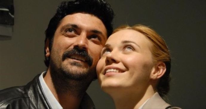 'Öyle Sevdim Ki Seni' en iyi film festivaline seçildi 'Öyle Sevdim Ki Seni' en iyi film festivaline seçildi