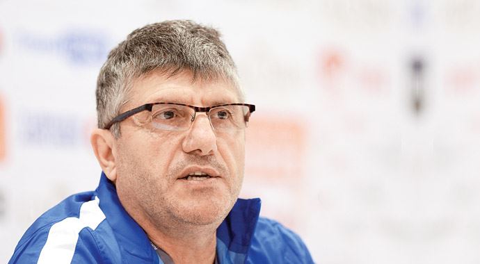 Mustafa Akçay'ı savunma bitirdi Mustafa Akçay'ı savunma bitirdi