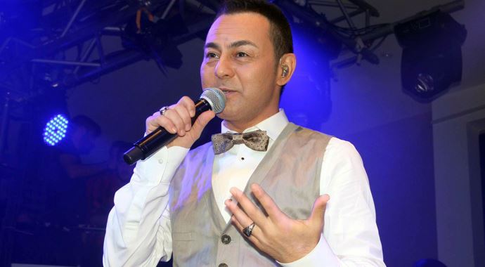 Serdar Ortaç hayranlarını düğününe çağırdı Serdar Ortaç hayranlarını düğününe çağırdı