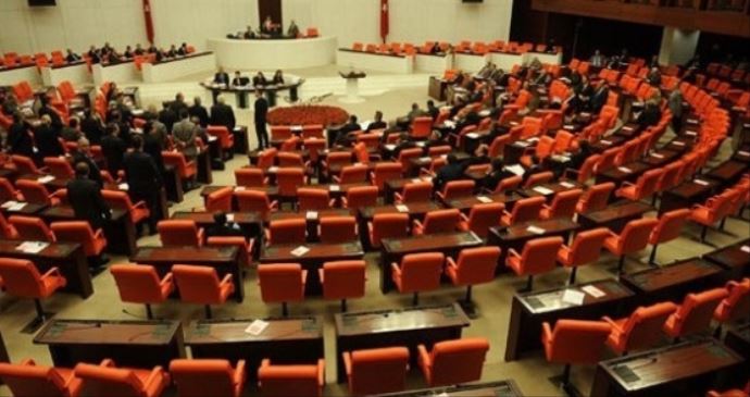 Askerlik Kanunu tasarısı TBMM'de kabul edildi Askerlik Kanunu tasarısı TBMM'de kabul edildi