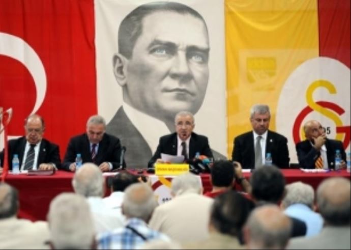 Aysal'ın katılımıyla Galatasaray Divan Kurulu başladı Aysal'ın katılımıyla Galatasaray Divan Kurulu başladı