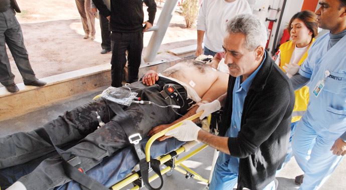Taciz bıktırdı! Kapıya gelen sütçüyü vurdu