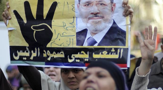 Darbeyle devrilen cumhurbaşkanı Mursi yargılanıyor Darbeyle devrilen cumhurbaşkanı Mursi yargılanıyor
