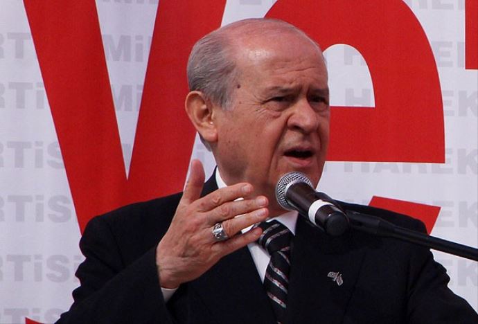 'Başbakanın evinin kapısına Ne mutlu Türküm diyene yazacağım'
