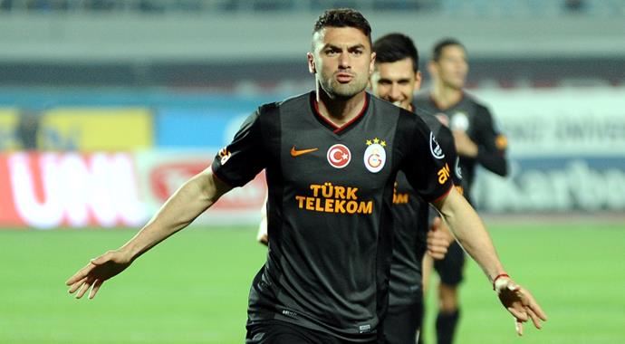 Burak Yılmaz hakeme küfür etti mi? Burak Yılmaz hakeme küfür etti mi?