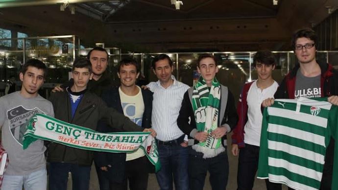 Bursaspor taraftarlarından Batalla'ya vefa Bursaspor taraftarlarından Batalla'ya vefa