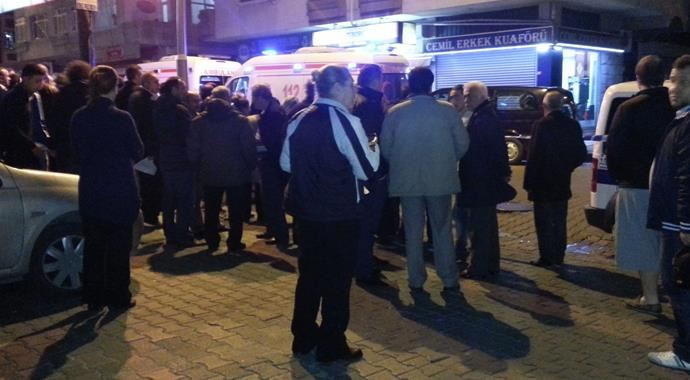 İstanbul'da kanlı kavga: Ölü ve yaralılar var İstanbul'da kanlı kavga: Ölü ve yaralılar var