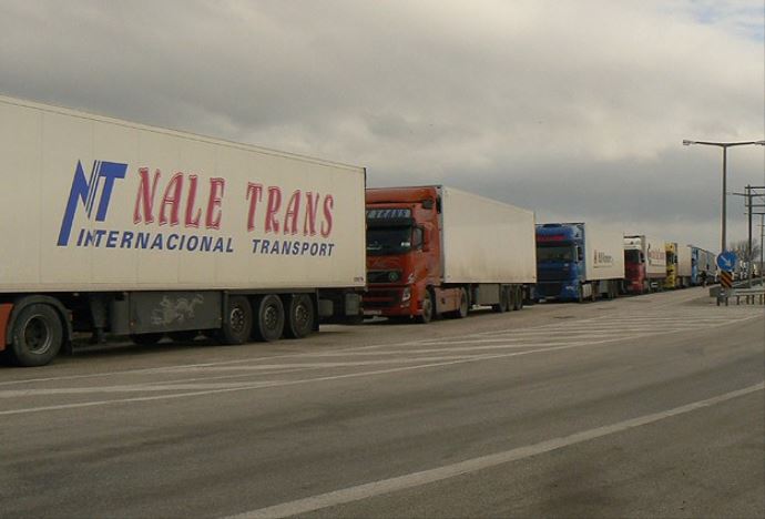 Türk tırlarına şimdi de Avusturya engeli Türk tırlarına şimdi de Avusturya engeli