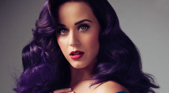 Katy Perry Twitter'da rekor kırıyor! Katy Perry Twitter'da rekor kırıyor!