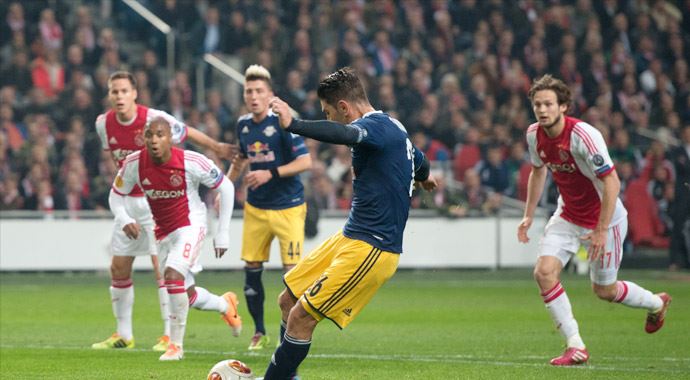 Salzburg fırtınası! 55 metreden atılan bu gol şaşkına çevirdi... Salzburg fırtınası! 55 metreden atılan bu gol şaşkına çevirdi...