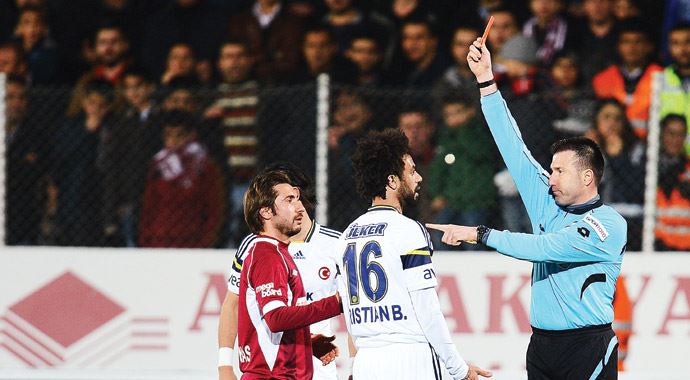 Ali Kunak: 'Kırmızı hatalı penaltı verilmedi' Ali Kunak: 'Kırmızı hatalı penaltı verilmedi'