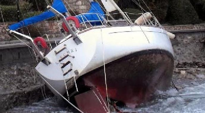 Bodrum'u kuvvetli rüzgar vurdu Bodrum'u kuvvetli rüzgar vurdu