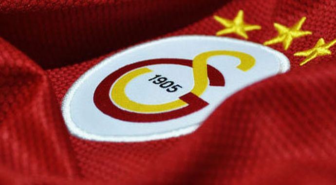 Galatasaray'da istifa depremi Galatasaray'da istifa depremi