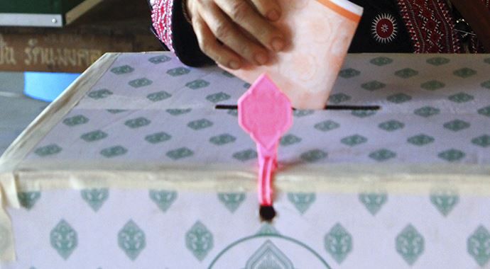 Başkan yanlış sandığa oy attı Başkan yanlış sandığa oy attı