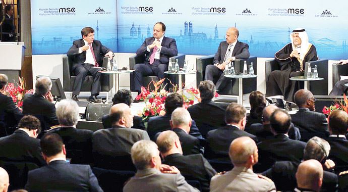 Davutoğlu'ndan dünyaya çağrı: 'Hepimiz tarihe hesap vereceğiz' Davutoğlu'ndan dünyaya çağrı: 'Hepimiz tarihe hesap vereceğiz'