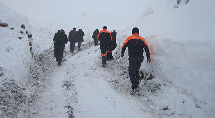 Hakkari&#039;de 6 İranlı çığ altında kaldı