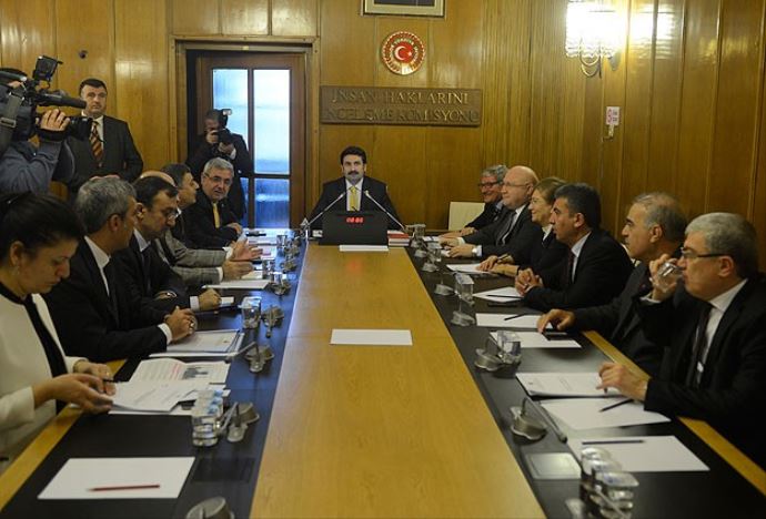 Hozat Alt Komisyonu raporundan 'paralel devlet' çıktı Hozat Alt Komisyonu raporundan 'paralel devlet' çıktı