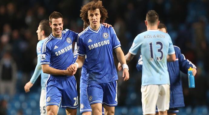 Yenilmez Manchester City&#039;ye Chelsea darbesi