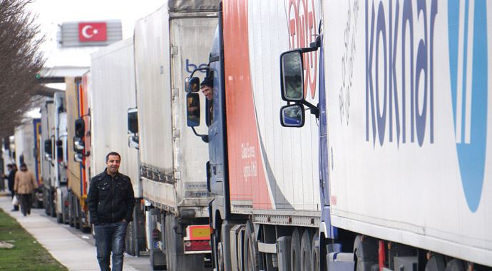 TIR şoförleri Kapıkule&#039;den İpsala&#039;ya gidiyor