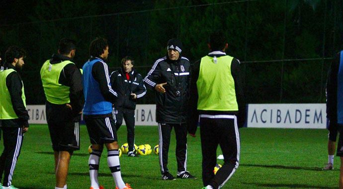 Beşiktaş&#039;ta şok sakatlık! Almeida...