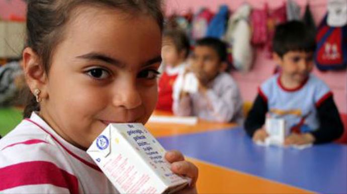 6 buçuk milyon öğrenciye ücretsiz süt dağıtılacak