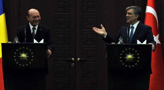 Cumhurbaşkanı Gül'den GYV'ye cevap 'Görevde değil miyim?'