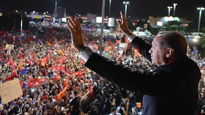 AK Parti'de kadın ve gençler için özel çalışma
