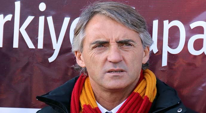 Mancini maç sonrası o isimleri konuştu 