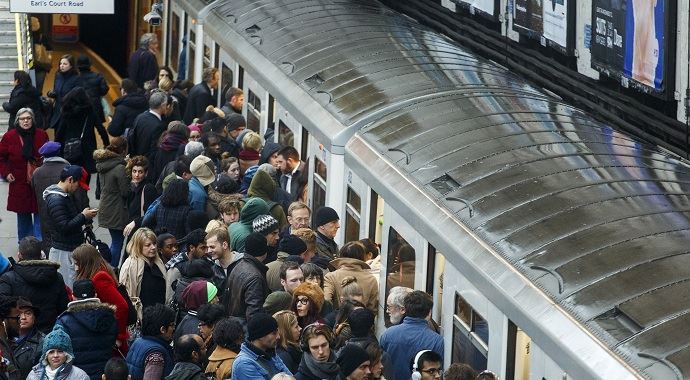 Londra metro greve gitti, İngilizler perişan oldu