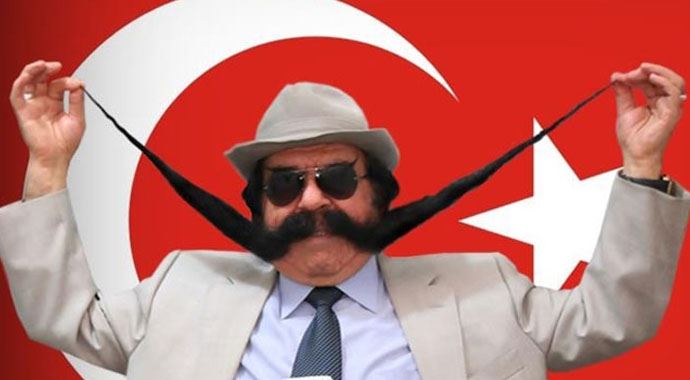 1 Metrelik bıyıklarıyla fenomen oldu 1 Metrelik bıyıklarıyla fenomen oldu