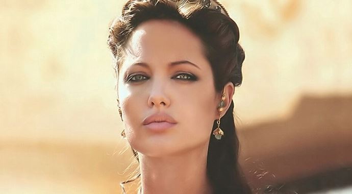 Angelina Jolie 42 kiloya düştü Angelina Jolie 42 kiloya düştü