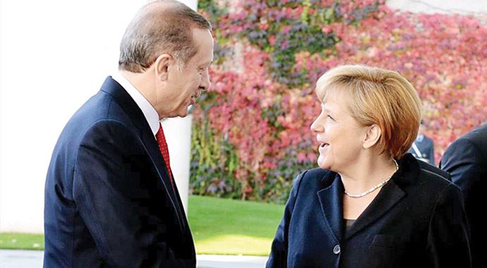 Merkel'den Erdoğan'a: Aday mısınız? Söz, kimseye söylemem...