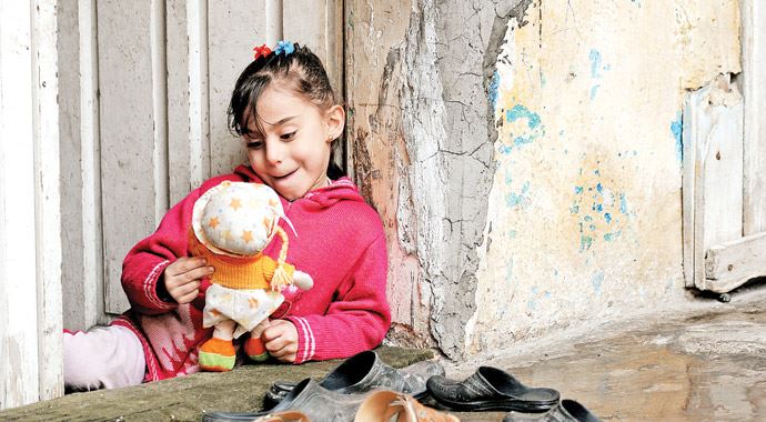 Mültecilerin yarısı çocuk