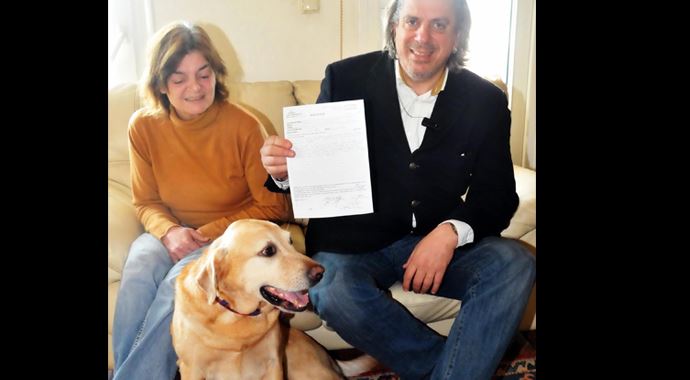 Bin liralık borcunu ödemeyince köpeğini haczettiler