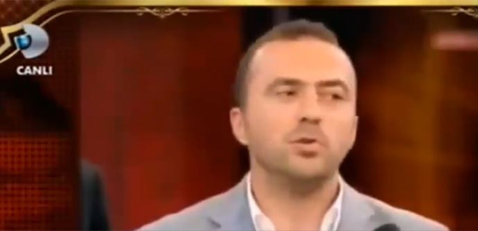Arif Erdem Beyaz Show'da oyuna geldi Arif Erdem Beyaz Show'da oyuna geldi