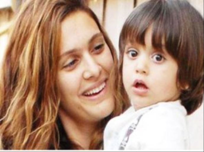 Bergüzar Korel'den oğlu için Twitter'dan mesaj Bergüzar Korel'den oğlu için Twitter'dan mesaj