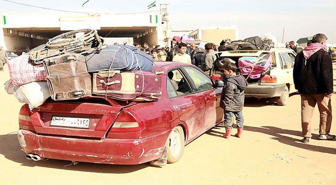 Suriyeliler varil bombasından kaçıyorlar Suriyeliler varil bombasından kaçıyorlar