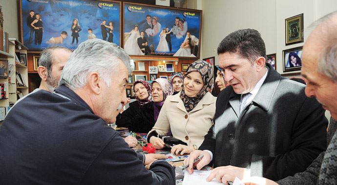 AK Parti'den Van'a 30 vekille çıkarma AK Parti'den Van'a 30 vekille çıkarma