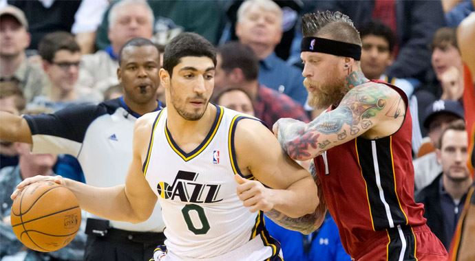 Kanter'in takımı Utah, şampiyonu parkeye gömdü! Kanter'in takımı Utah, şampiyonu parkeye gömdü!