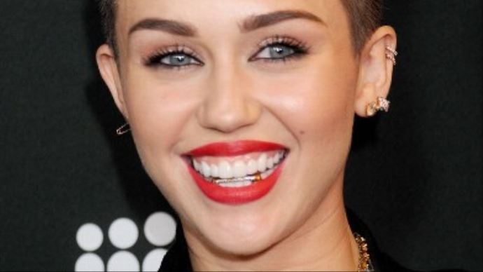 Miley Cyrus'a liseli gençten ilginç teklif Miley Cyrus'a liseli gençten ilginç teklif
