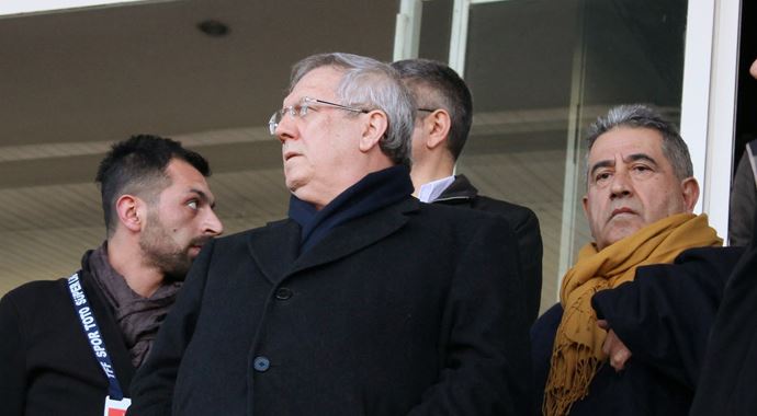 Aziz Yıldırım takımını yalnız bırakmadı!