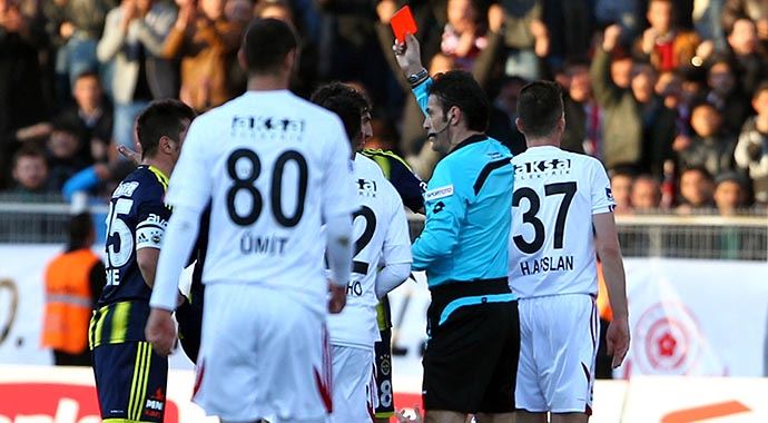 Ümit Karan'dan Yunus Yıldırım yorumu, 'Gördüğüm en kötü hakem' Ümit Karan'dan Yunus Yıldırım yorumu, 'Gördüğüm en kötü hakem'