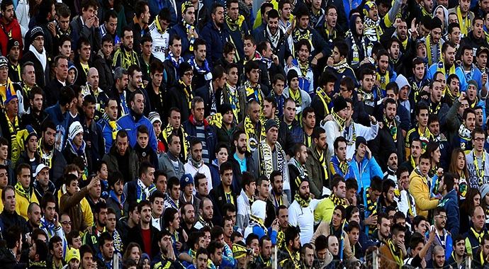 Sivas yenilgisinden sonra Fenerbahçe&#039;ye taraftarları moral verdi