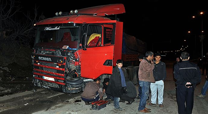 Hatay&#039;da tır yayalara çarptı ölü ve yaralı var