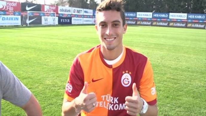 Alex Telles&#039;in ailesinden Galatasaraylıları rahatlatıcı açıklama