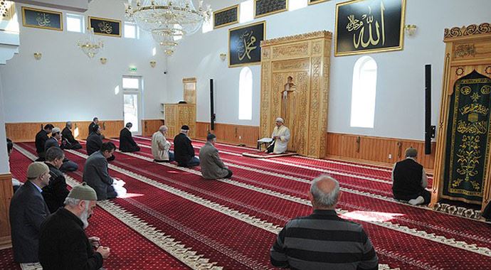 O karikatüristin mahallesine minareli cami O karikatüristin mahallesine minareli cami