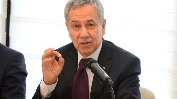 Arınç'dan Kılıçdaroğlu'na dizili gönderme Arınç'dan Kılıçdaroğlu'na dizili gönderme