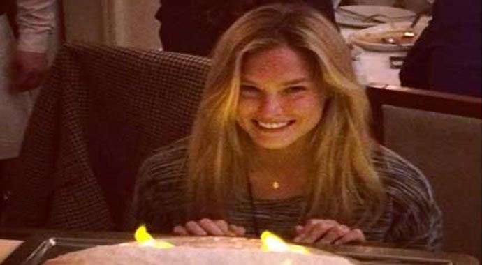 Bar Refaeli İstanbul&#039;da 