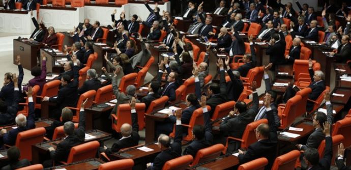 &#039;Demokratikleşme Paketi&#039; Meclis&#039;te kabul edildi